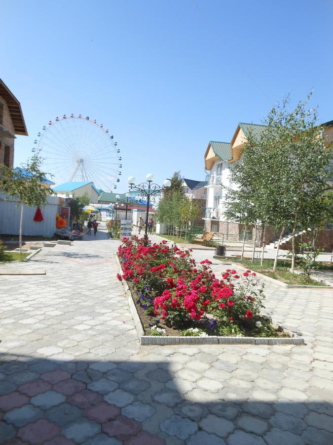 Evropa Hotel Bosteri Zewnętrze zdjęcie
