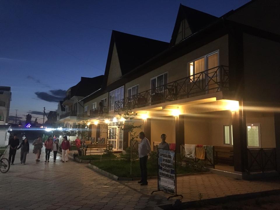 Evropa Hotel Bosteri Zewnętrze zdjęcie