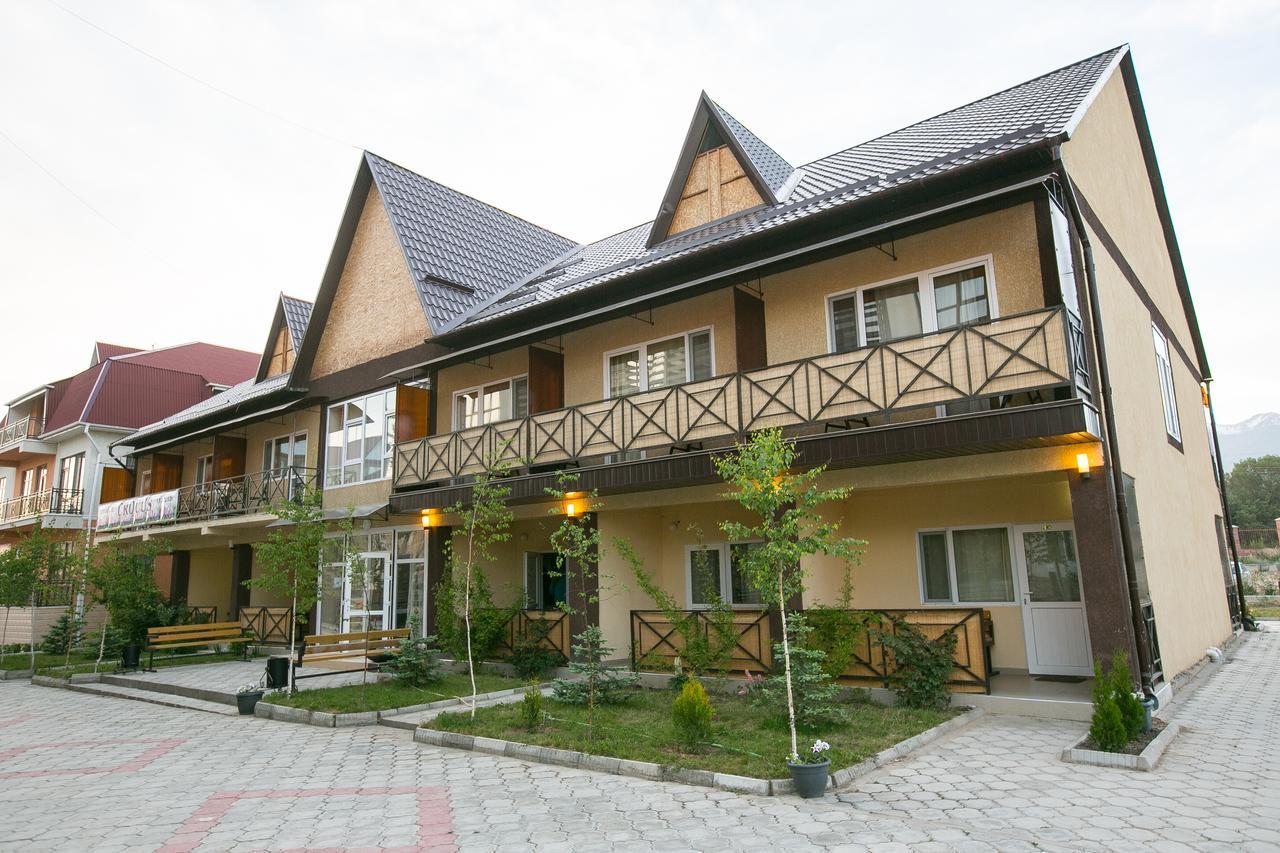 Evropa Hotel Bosteri Zewnętrze zdjęcie