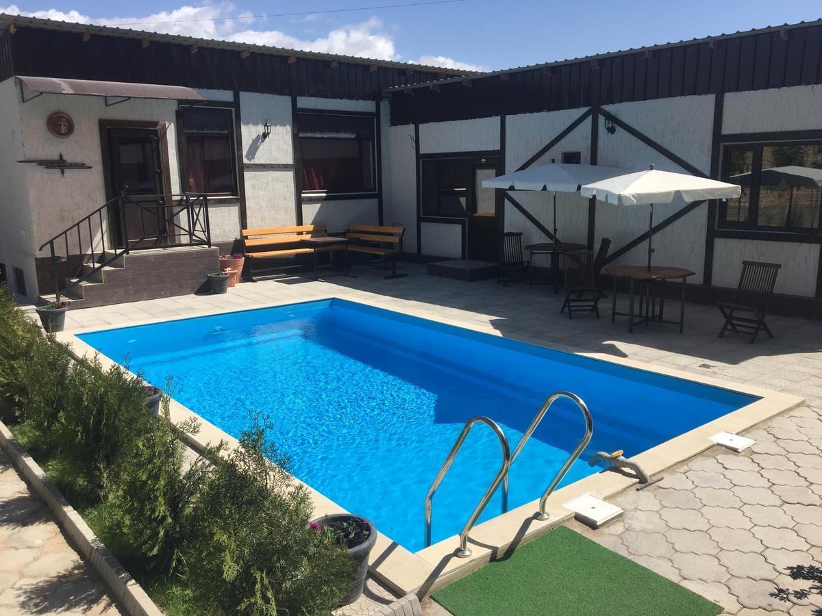 Evropa Hotel Bosteri Zewnętrze zdjęcie